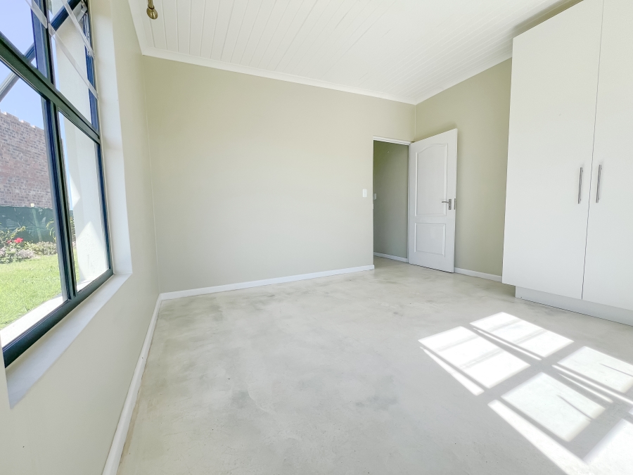 To Let 2 Bedroom Property for Rent in Robberg Ridge Western Cape